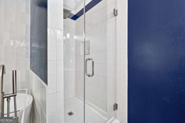 6085 Lake Windsor Parkway, Buford, GA 30518