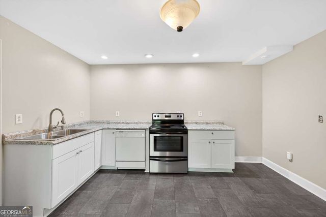 6085 Lake Windsor Parkway, Buford, GA 30518