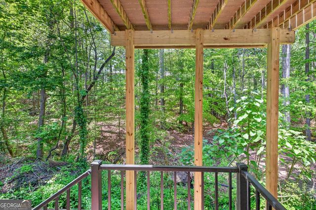 6085 Lake Windsor Parkway, Buford, GA 30518