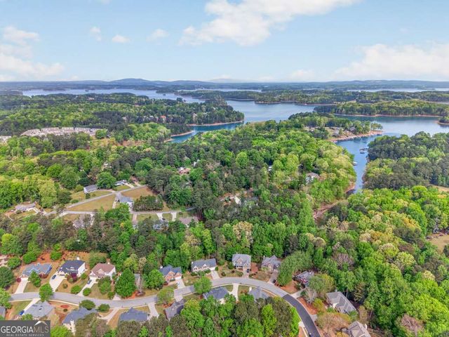 6085 Lake Windsor Parkway, Buford, GA 30518
