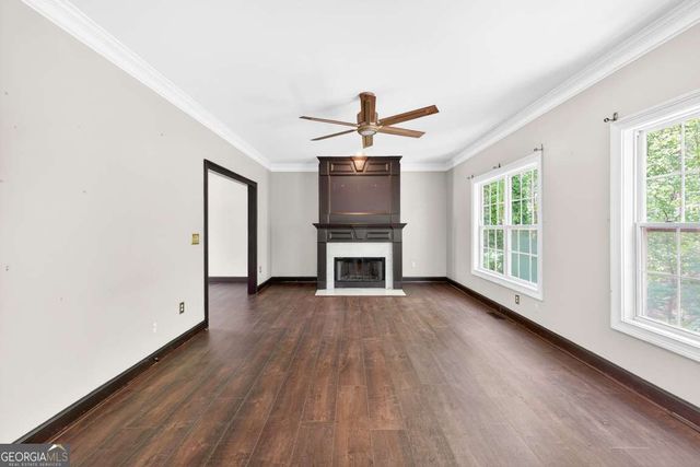 6085 Lake Windsor Parkway, Buford, GA 30518