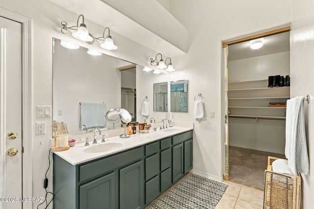 4894 N Louis River Way, Tucson, AZ 85718