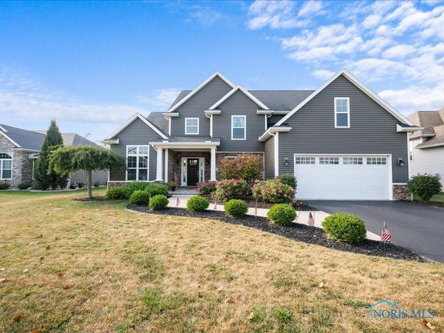 2837 Woods Edge Rd, Perrysburg, OH 43551