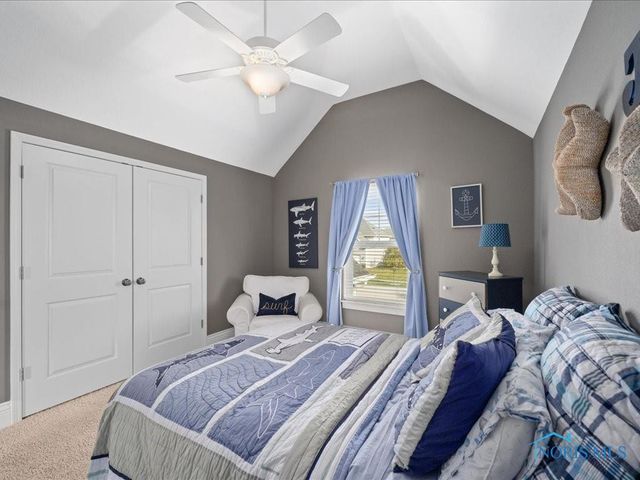 2837 Woods Edge Rd, Perrysburg, OH 43551