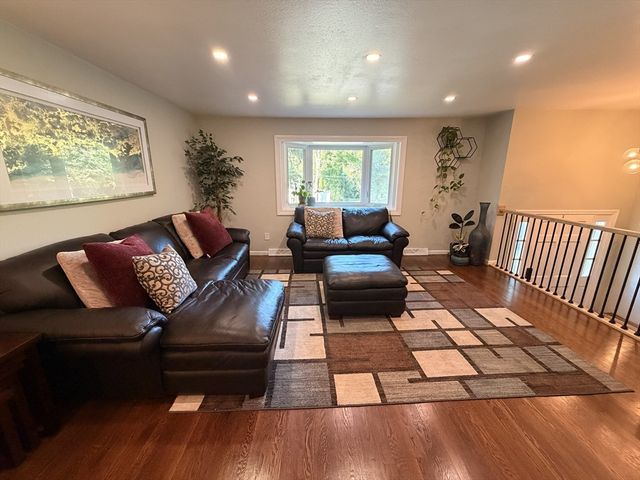 103 Kotlik St, Stoughton, MA 02072