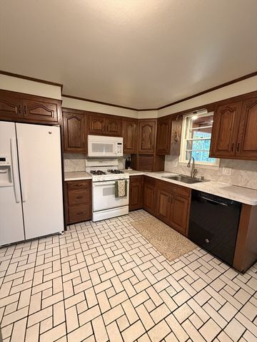 103 Kotlik St, Stoughton, MA 02072