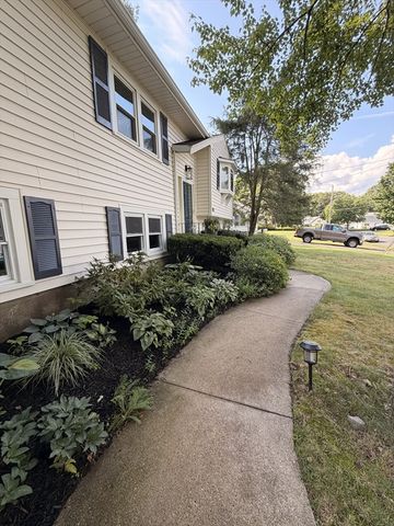 103 Kotlik St, Stoughton, MA 02072
