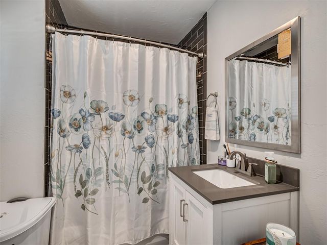 418 W WADE Street, El Reno, OK 73036