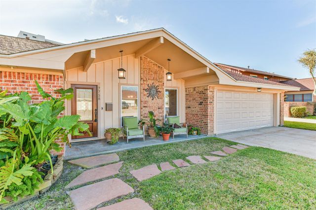 7758 Chantilly Circle, Galveston, TX 77551