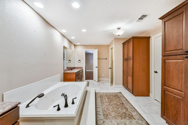 7758 Chantilly Circle, Galveston, TX 77551