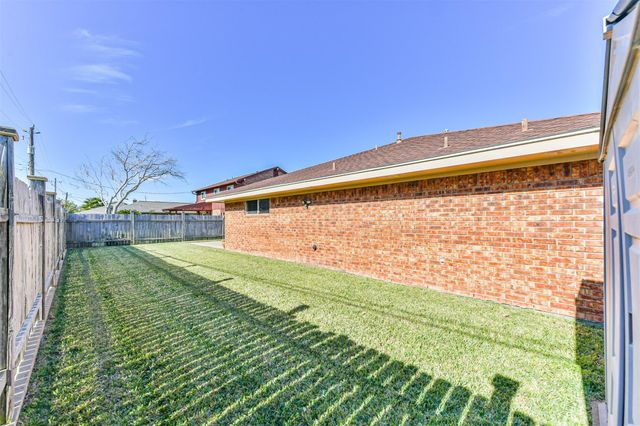 7758 Chantilly Circle, Galveston, TX 77551