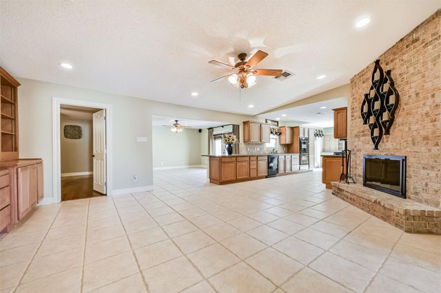 7758 Chantilly Circle, Galveston, TX 77551