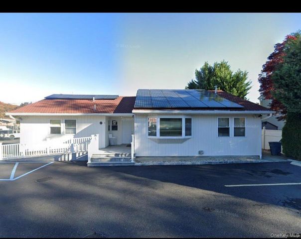 1 Arrowood Lane, Melville, NY 11747