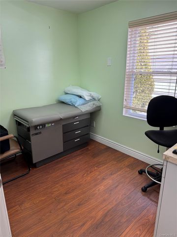 1 Arrowood Lane Lane, Melville, NY 11747