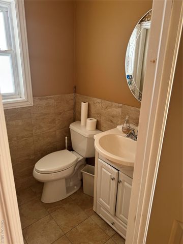 1 Arrowood Lane, Melville, NY 11747