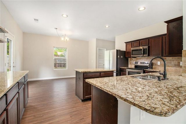 330 Renwick Drive, Senoia, GA 30276
