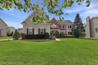 143 Blackberry Drive, White Lake Charter Township, MI 48386