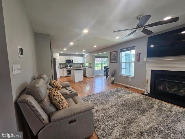 725 LOWER FIELD CIR, Westminster, MD 21158