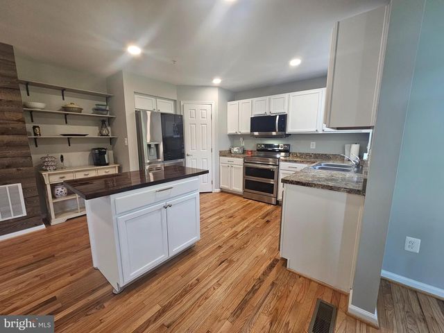 725 LOWER FIELD CIR, Westminster, MD 21158