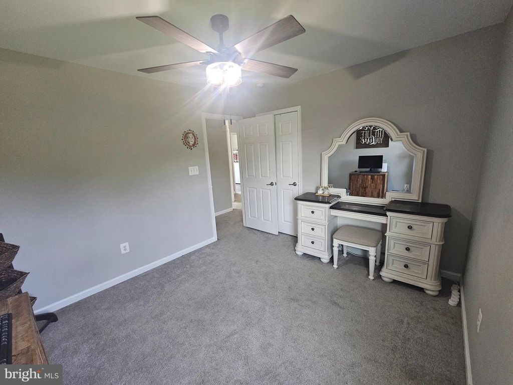 Image 16 of property listing at 725 LOWER FIELD CIR, Westminster, MD 21158