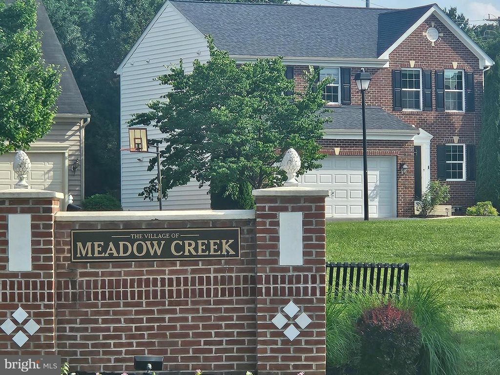 Image 2 of property listing at 725 LOWER FIELD CIR, Westminster, MD 21158