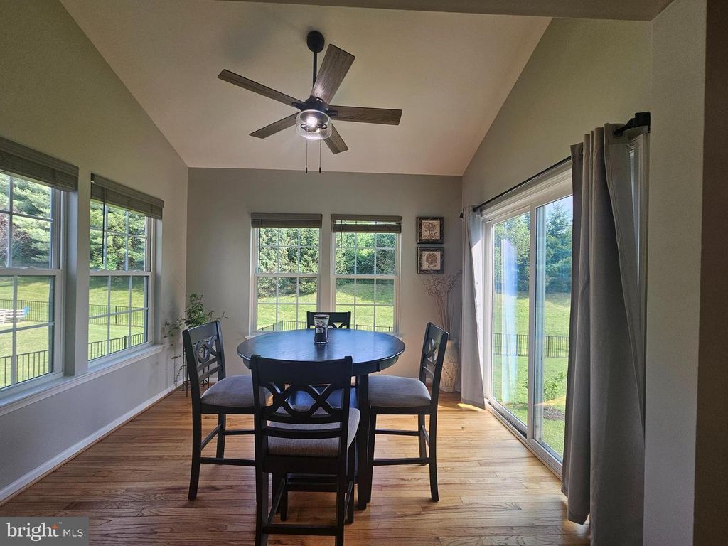 Image 6 of property listing at 725 LOWER FIELD CIR, Westminster, MD 21158
