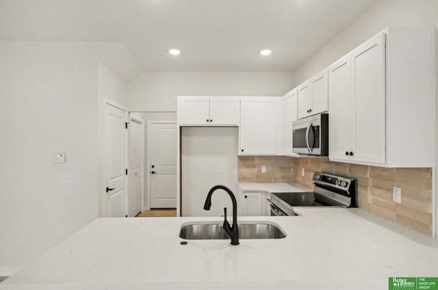 7106 N 79th Court, Omaha, NE 68122