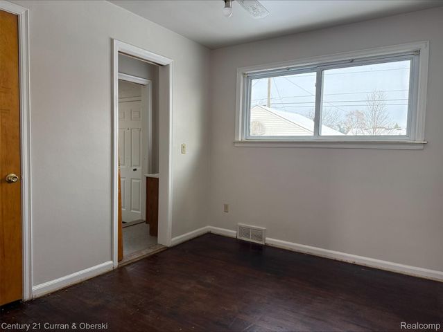 35158 Parkdale Street, Livonia, MI 48150