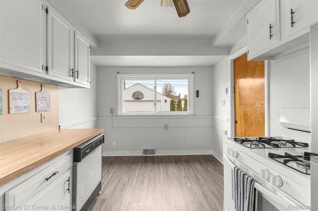 35158 Parkdale Street, Livonia, MI 48150