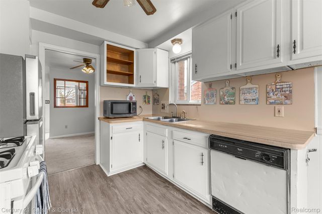 35158 Parkdale Street, Livonia, MI 48150