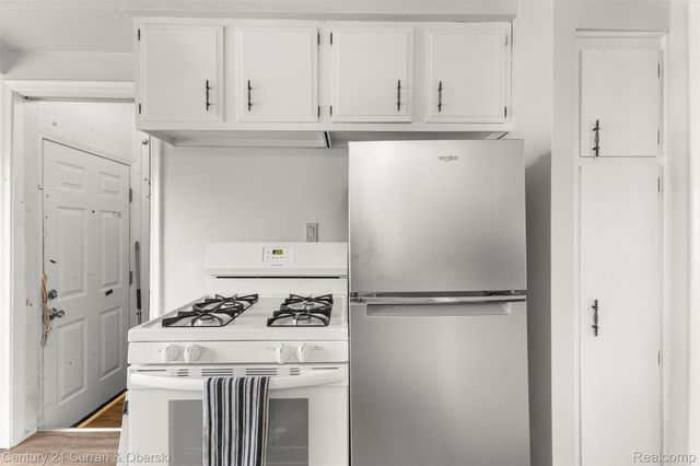 35158 Parkdale Street, Livonia, MI 48150