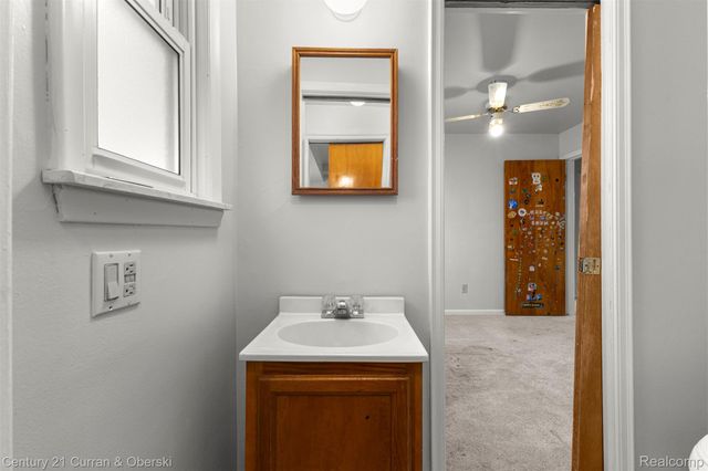 35158 Parkdale Street, Livonia, MI 48150