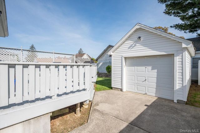 89 Bellevue Avenue, Oceanside, NY 11572