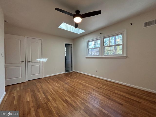 7812 POTTERS MILL CT, Rockville, MD 20855