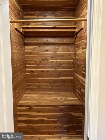 7812 POTTERS MILL CT, Rockville, MD 20855