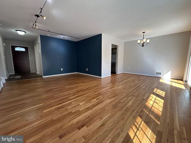 7812 POTTERS MILL CT, Rockville, MD 20855