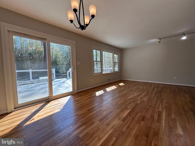 7812 POTTERS MILL CT, Rockville, MD 20855