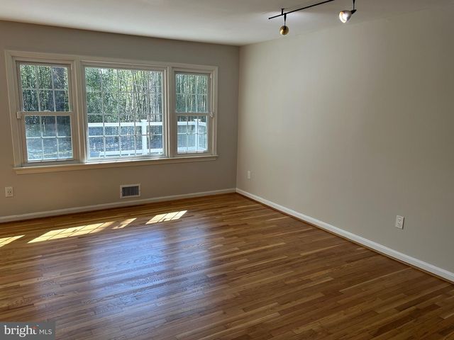 7812 POTTERS MILL CT, Rockville, MD 20855