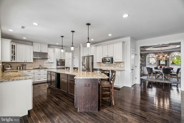 304 SALARNO CT, Mullica Hill, NJ 08062