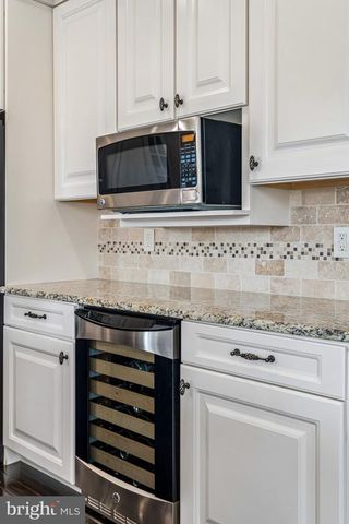 304 SALARNO CT, Mullica Hill, NJ 08062