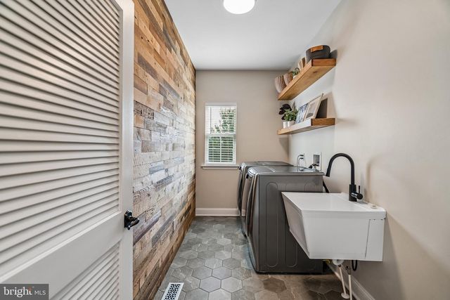 304 SALARNO CT, Mullica Hill, NJ 08062