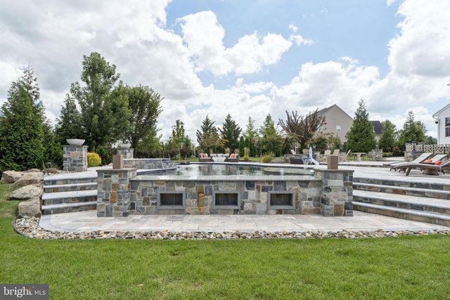 304 SALARNO CT, Mullica Hill, NJ 08062