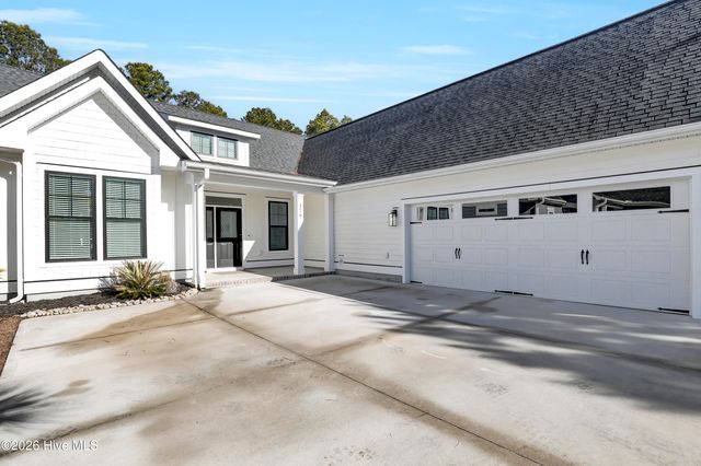 179 Twining Rose Lane, Holly Ridge, NC 28445