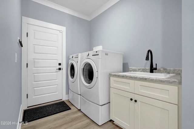 179 Twining Rose Lane, Holly Ridge, NC 28445