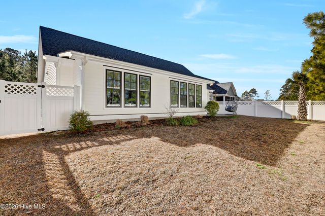 179 Twining Rose Lane, Holly Ridge, NC 28445