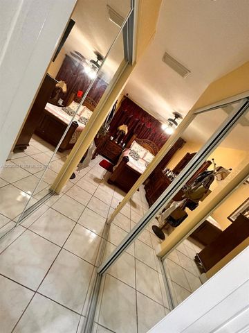 5953 W 28th Ave 24, Hialeah, FL 33016