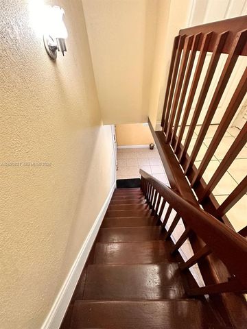5953 W 28th Ave 24, Hialeah, FL 33016
