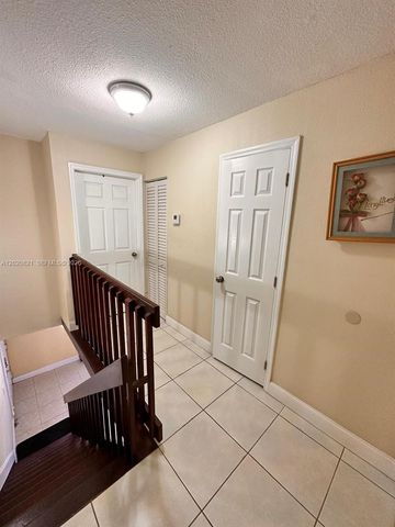 5953 W 28th Ave 24, Hialeah, FL 33016