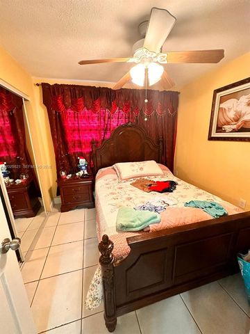 5953 W 28th Ave 24, Hialeah, FL 33016