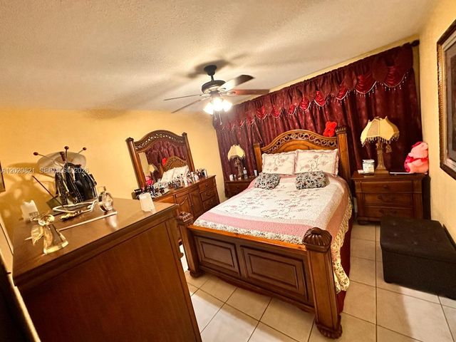 5953 W 28th Ave 24, Hialeah, FL 33016